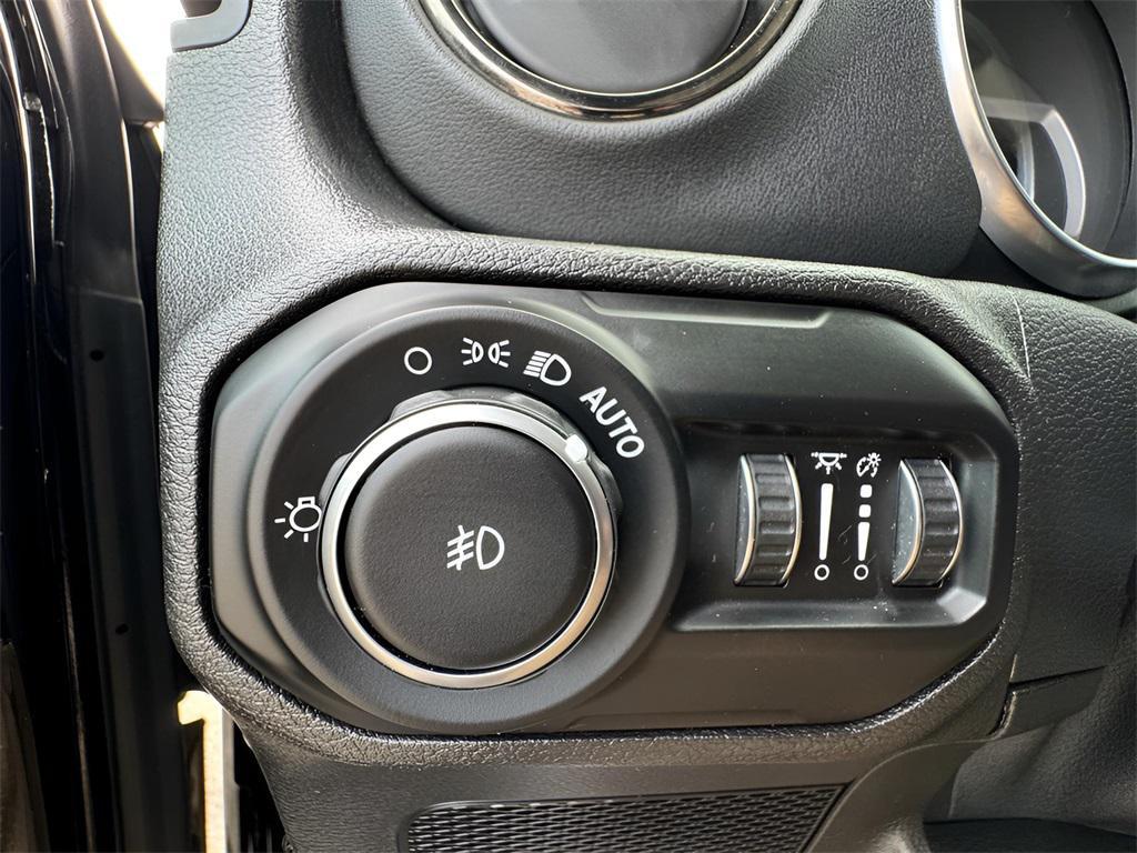 used 2021 Jeep Wrangler Unlimited car, priced at $32,507