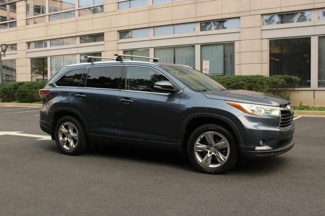 used 2014 Toyota Highlander car, priced at $15,950