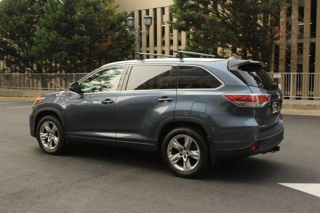 used 2014 Toyota Highlander car, priced at $15,950