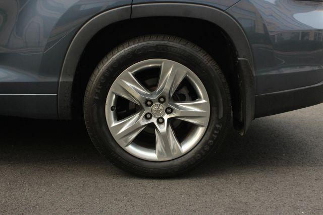 used 2014 Toyota Highlander car, priced at $15,950