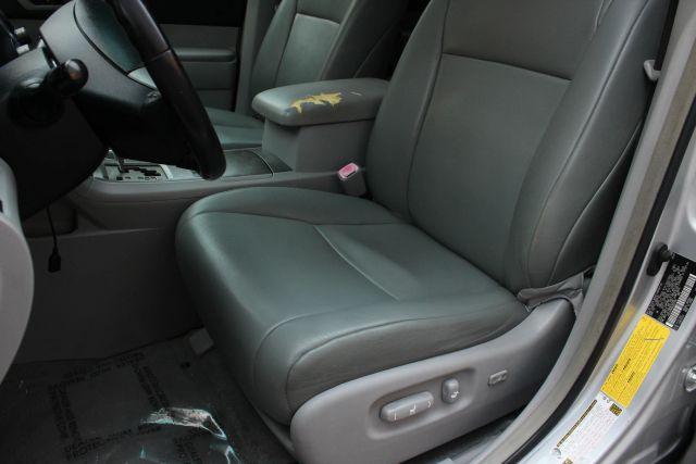 used 2008 Toyota Highlander car, priced at $7,750