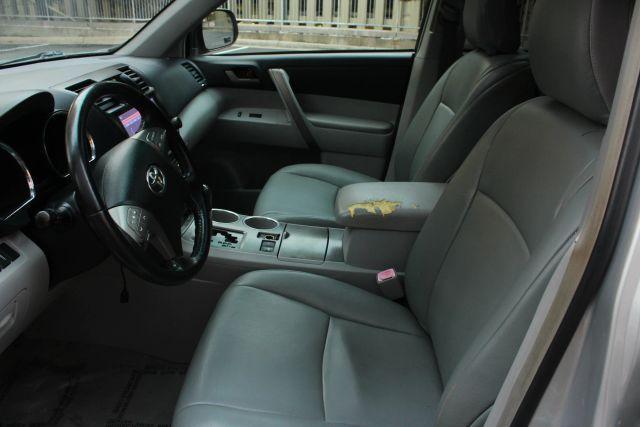used 2008 Toyota Highlander car, priced at $7,750