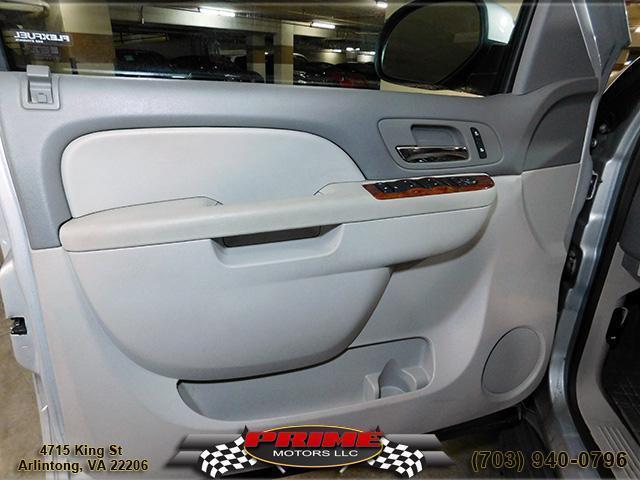 used 2013 GMC Yukon car, priced at $10,950