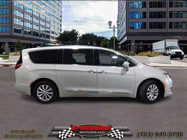 used 2017 Chrysler Pacifica car, priced at $10,450