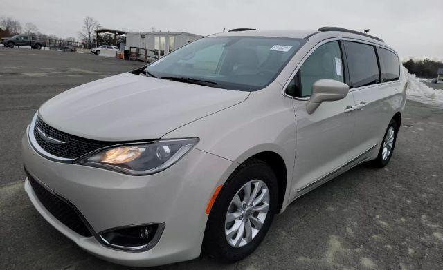 used 2017 Chrysler Pacifica car, priced at $11,950