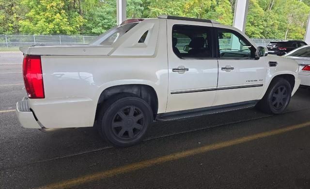 used 2007 Cadillac Escalade EXT car, priced at $11,450