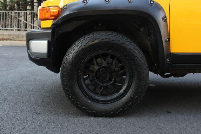 used 2007 Toyota FJ Cruiser car, priced at $15,250