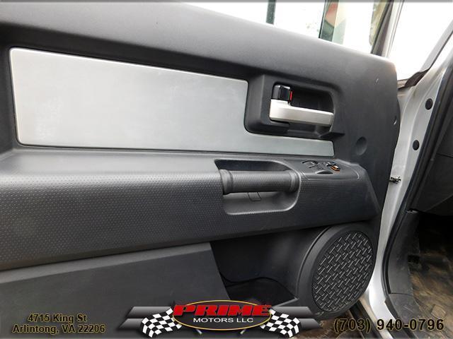 used 2007 Toyota FJ Cruiser car, priced at $10,450