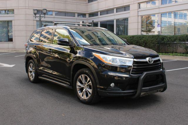 used 2014 Toyota Highlander car, priced at $14,950