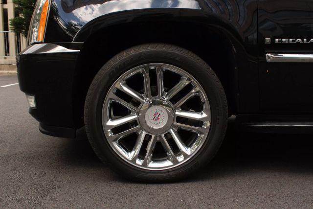 used 2008 Cadillac Escalade ESV car, priced at $10,450