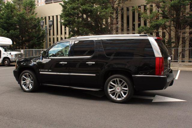 used 2008 Cadillac Escalade ESV car, priced at $10,450