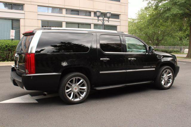 used 2008 Cadillac Escalade ESV car, priced at $10,450