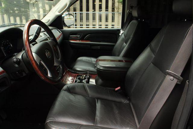 used 2008 Cadillac Escalade ESV car, priced at $10,450