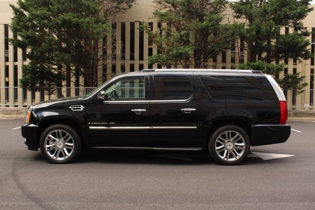 used 2008 Cadillac Escalade ESV car, priced at $10,450