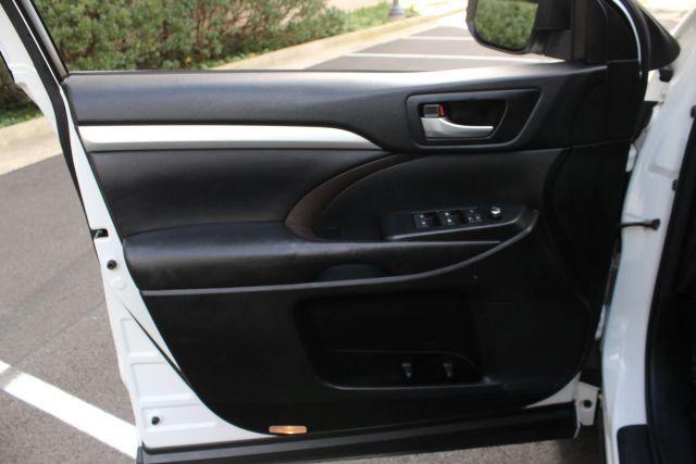used 2017 Toyota Highlander car, priced at $18,950
