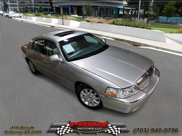 used 2006 Lincoln Town Car car, priced at $6,950