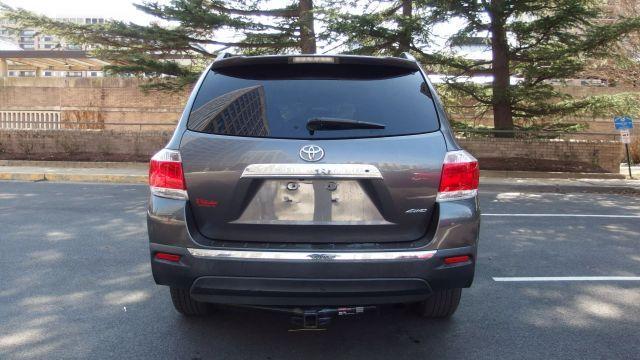 used 2013 Toyota Highlander car, priced at $12,450