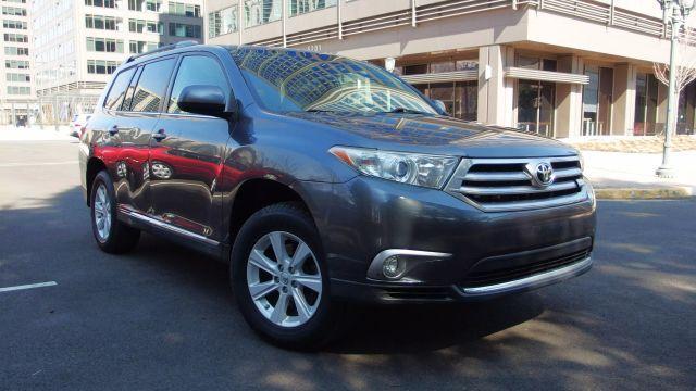 used 2013 Toyota Highlander car, priced at $12,450