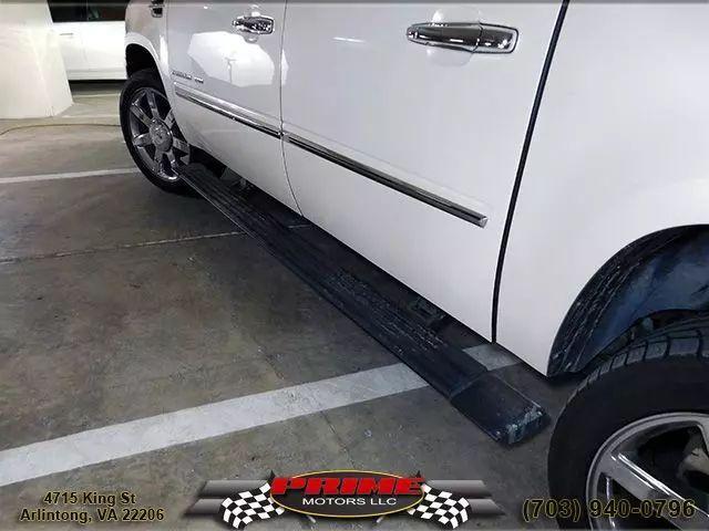 used 2011 Cadillac Escalade ESV car, priced at $14,950