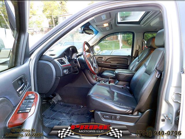 used 2008 Cadillac Escalade car, priced at $7,750