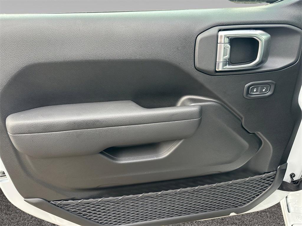 new 2025 Jeep Wrangler car, priced at $36,780