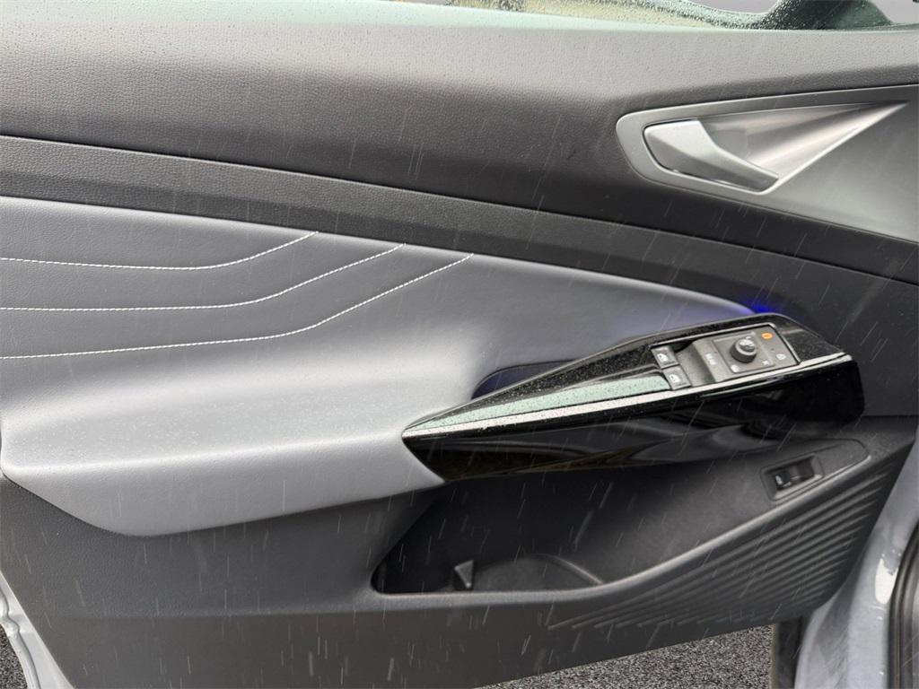 used 2024 Volkswagen ID.4 car, priced at $27,109