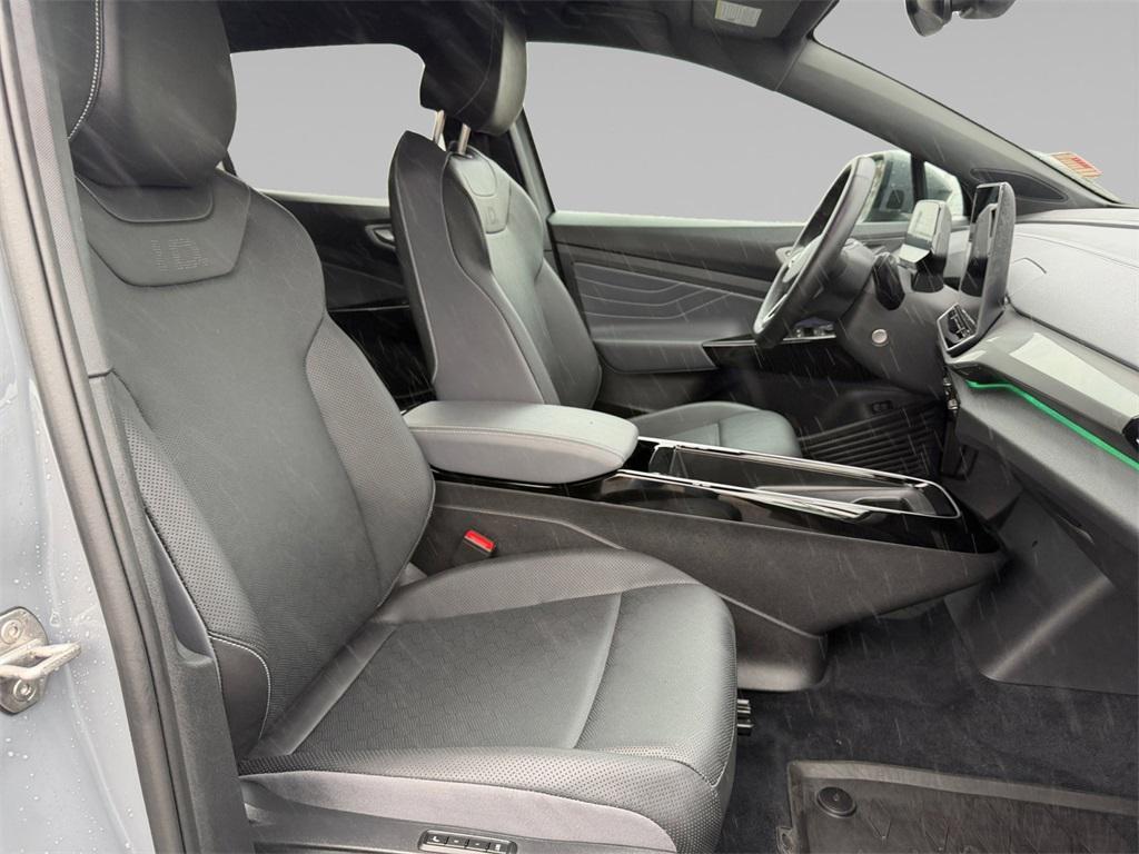 used 2024 Volkswagen ID.4 car, priced at $27,109