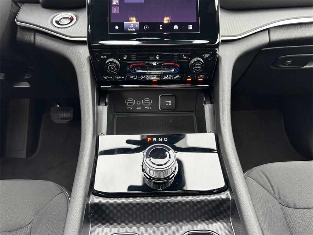 new 2025 Jeep Grand Cherokee L car, priced at $46,915