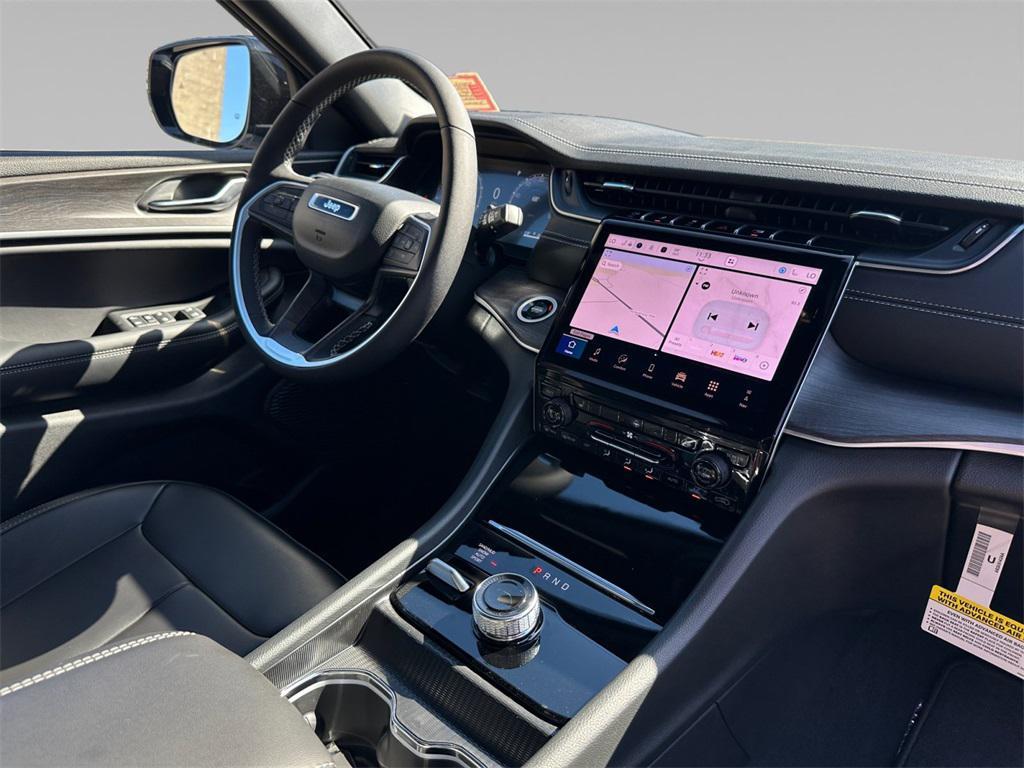 new 2025 Jeep Grand Cherokee car, priced at $45,645