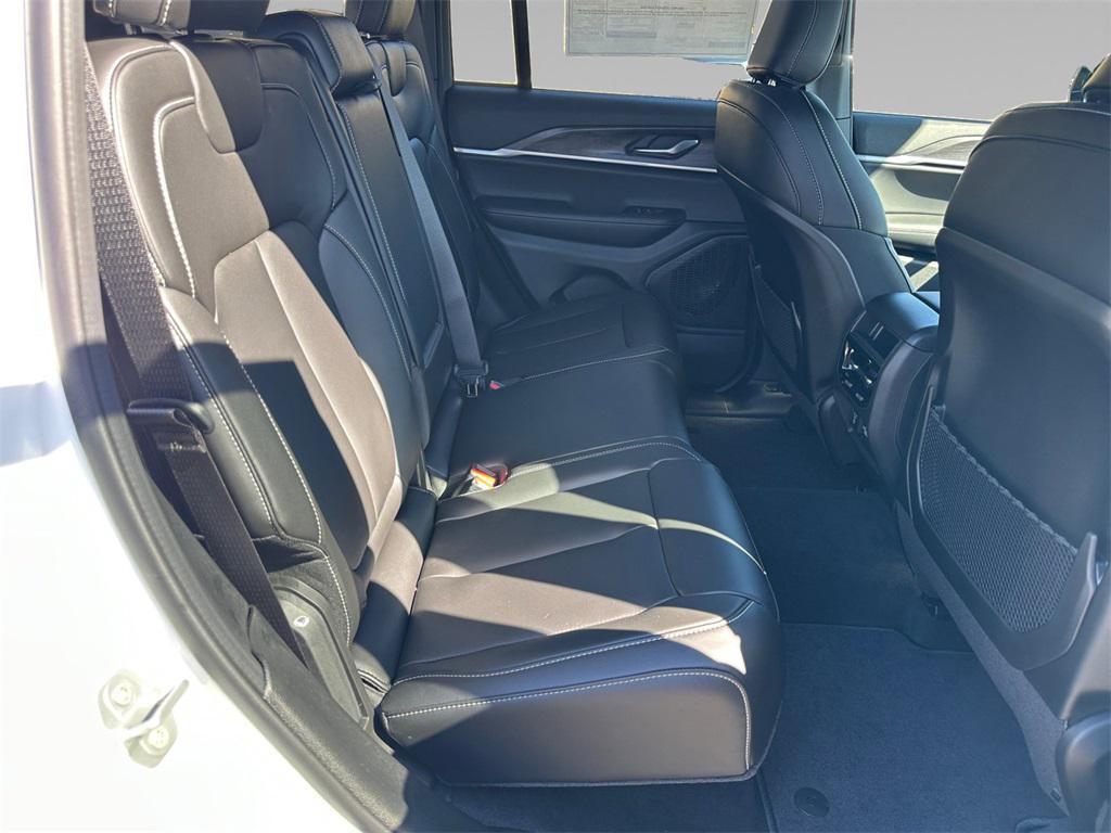 new 2025 Jeep Grand Cherokee car, priced at $45,645