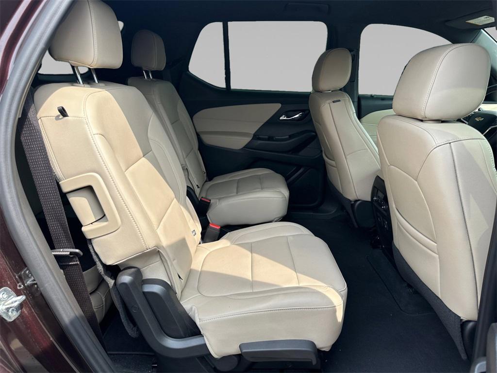 used 2022 Chevrolet Traverse car, priced at $31,798