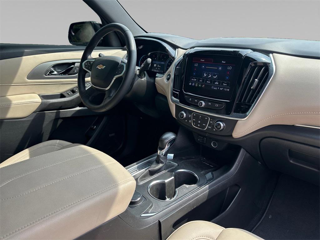 used 2022 Chevrolet Traverse car, priced at $31,798