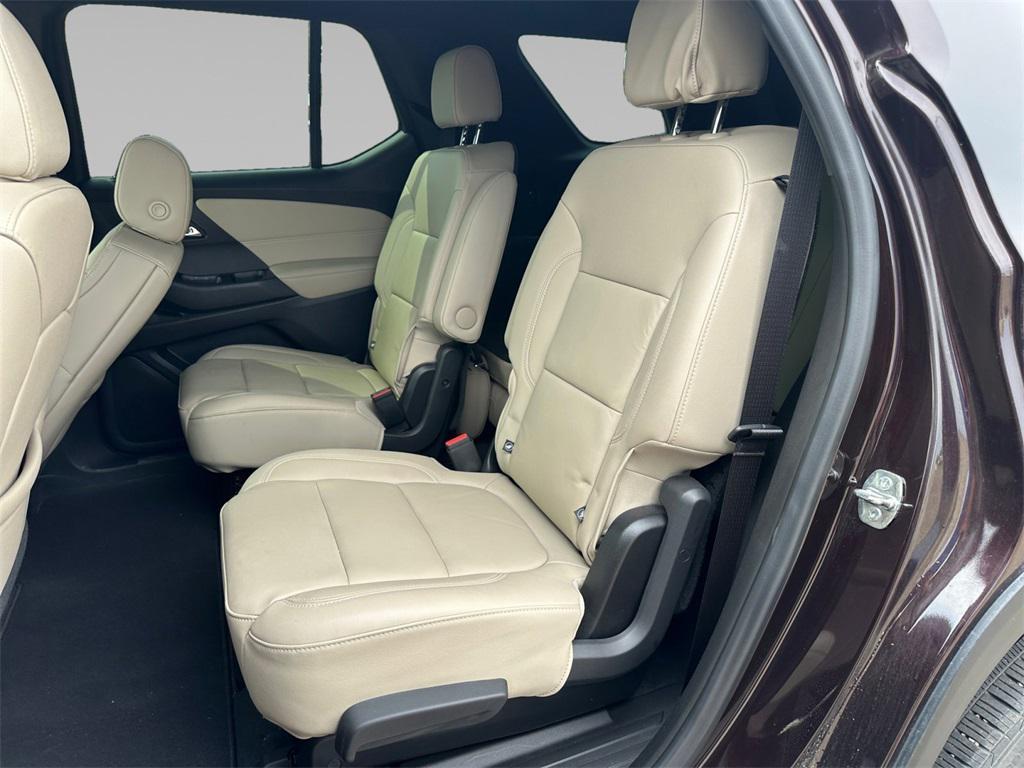 used 2022 Chevrolet Traverse car, priced at $31,798