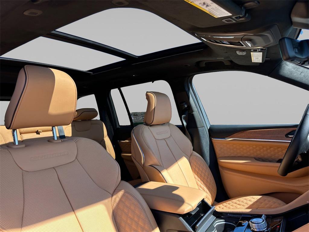 new 2025 Jeep Grand Cherokee car, priced at $73,145