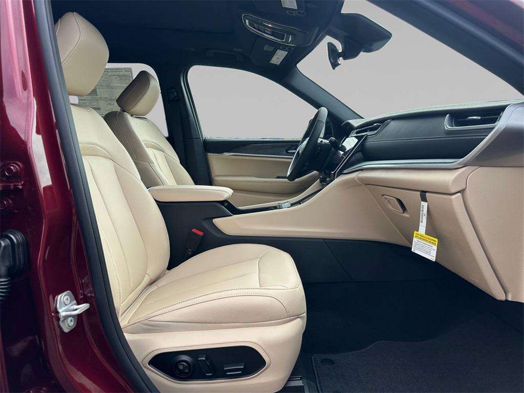new 2025 Jeep Grand Cherokee L car, priced at $47,980