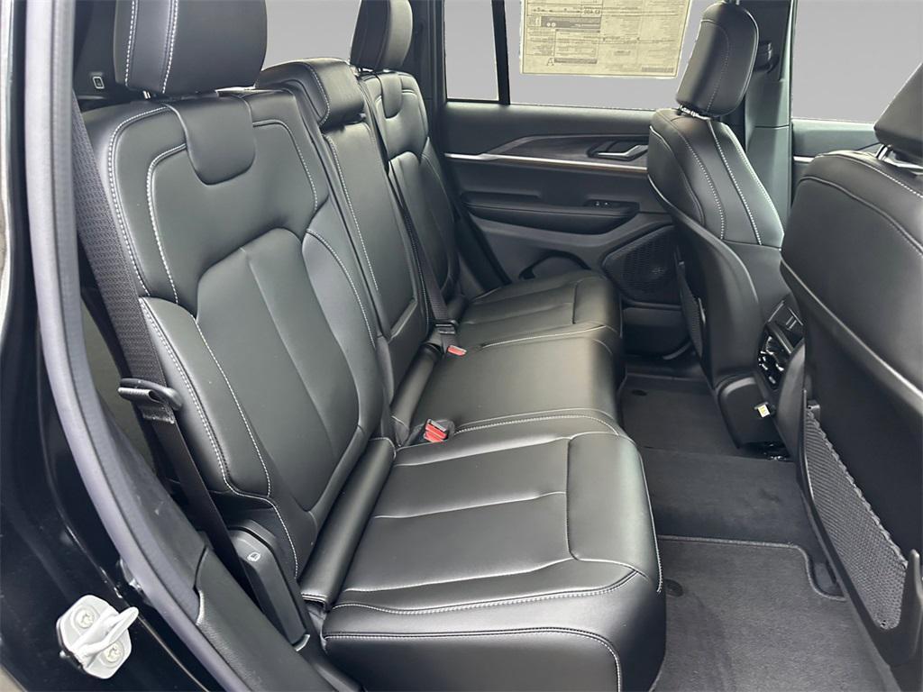 new 2025 Jeep Grand Cherokee car, priced at $46,240