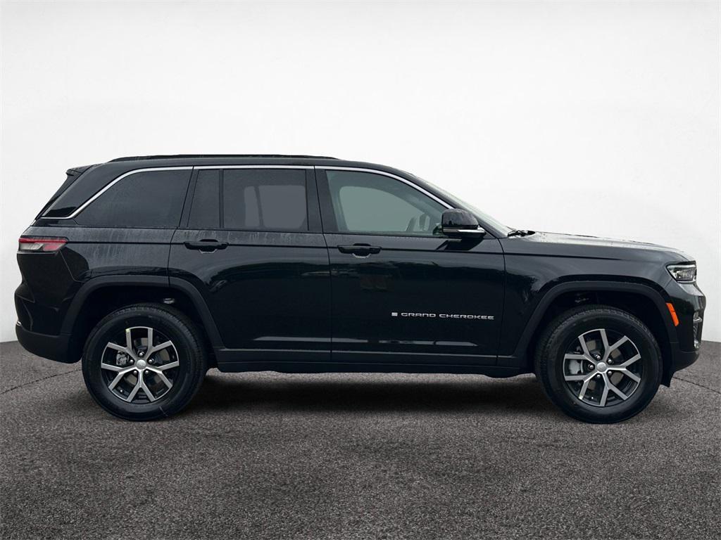 new 2025 Jeep Grand Cherokee car, priced at $46,240