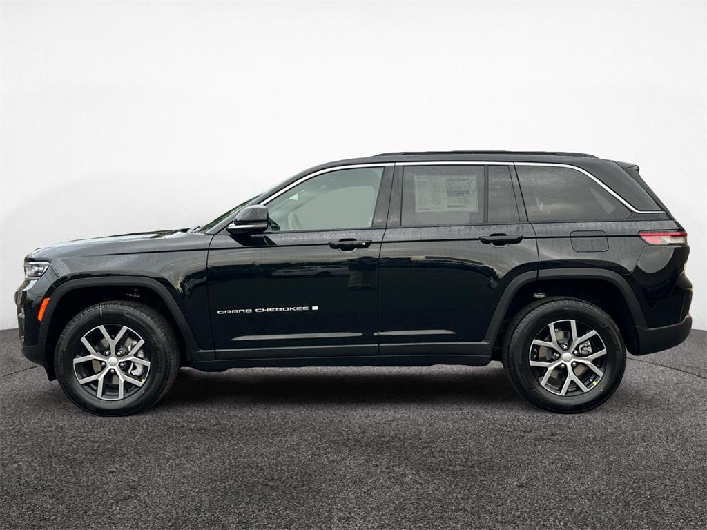 new 2025 Jeep Grand Cherokee car, priced at $46,240