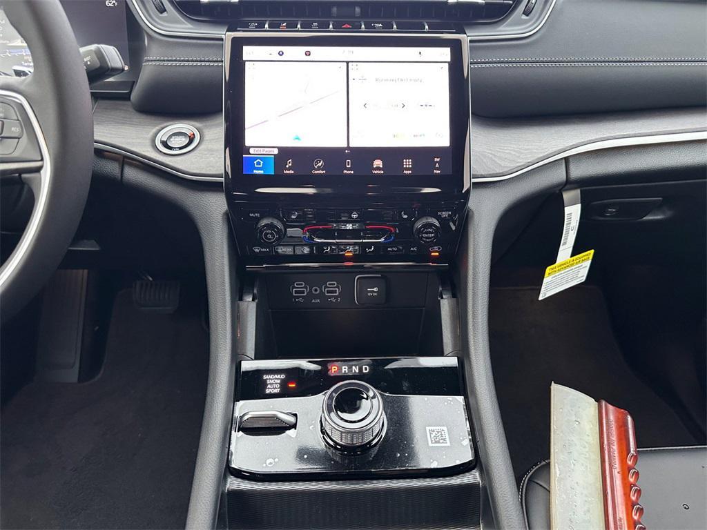 new 2025 Jeep Grand Cherokee car, priced at $46,240