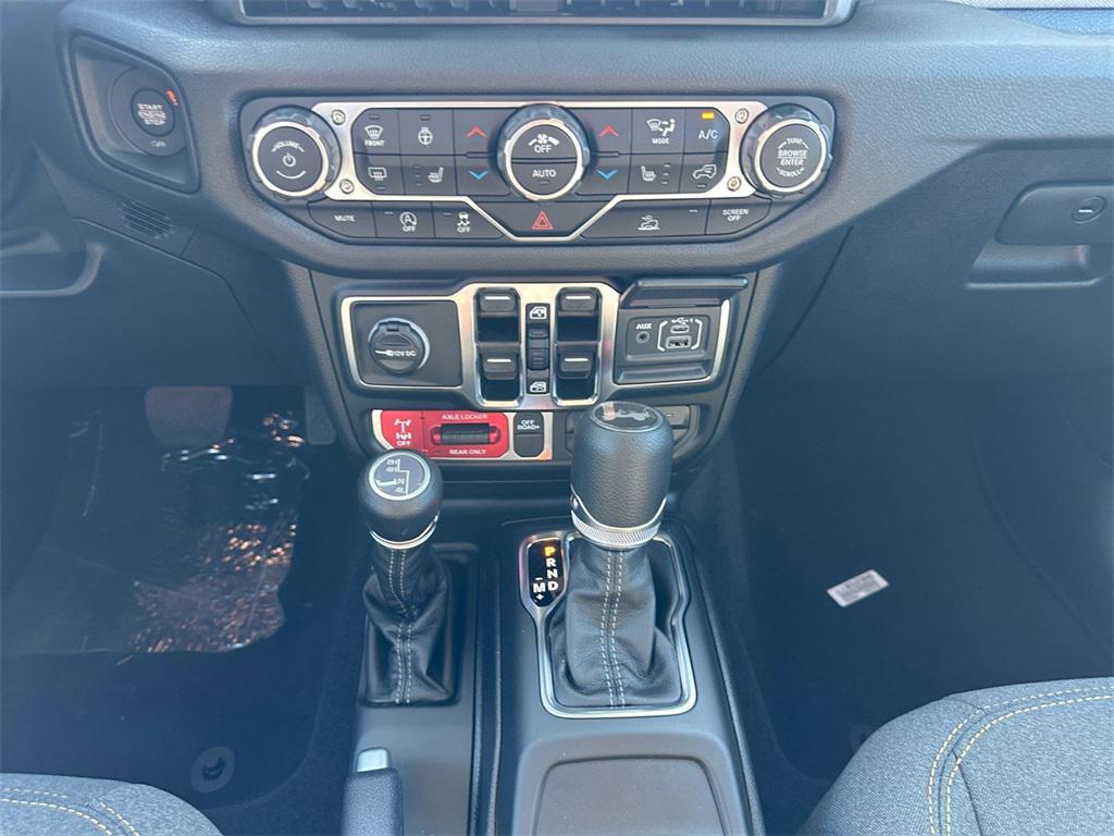 new 2025 Jeep Wrangler car, priced at $53,216