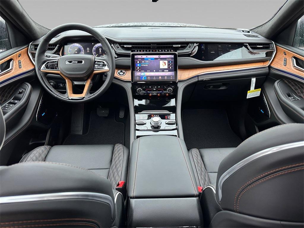 new 2025 Jeep Grand Cherokee car, priced at $70,150