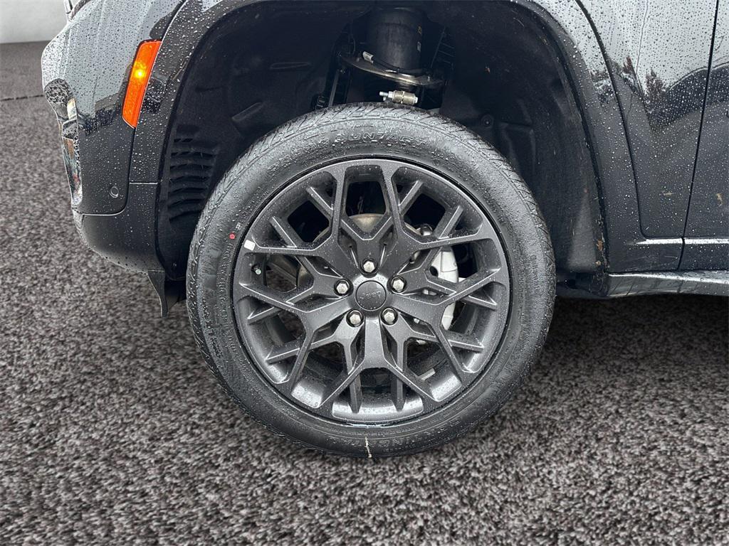 new 2025 Jeep Grand Cherokee car, priced at $70,150