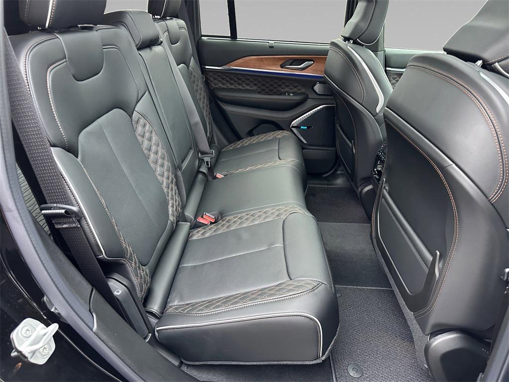 new 2025 Jeep Grand Cherokee car, priced at $70,150