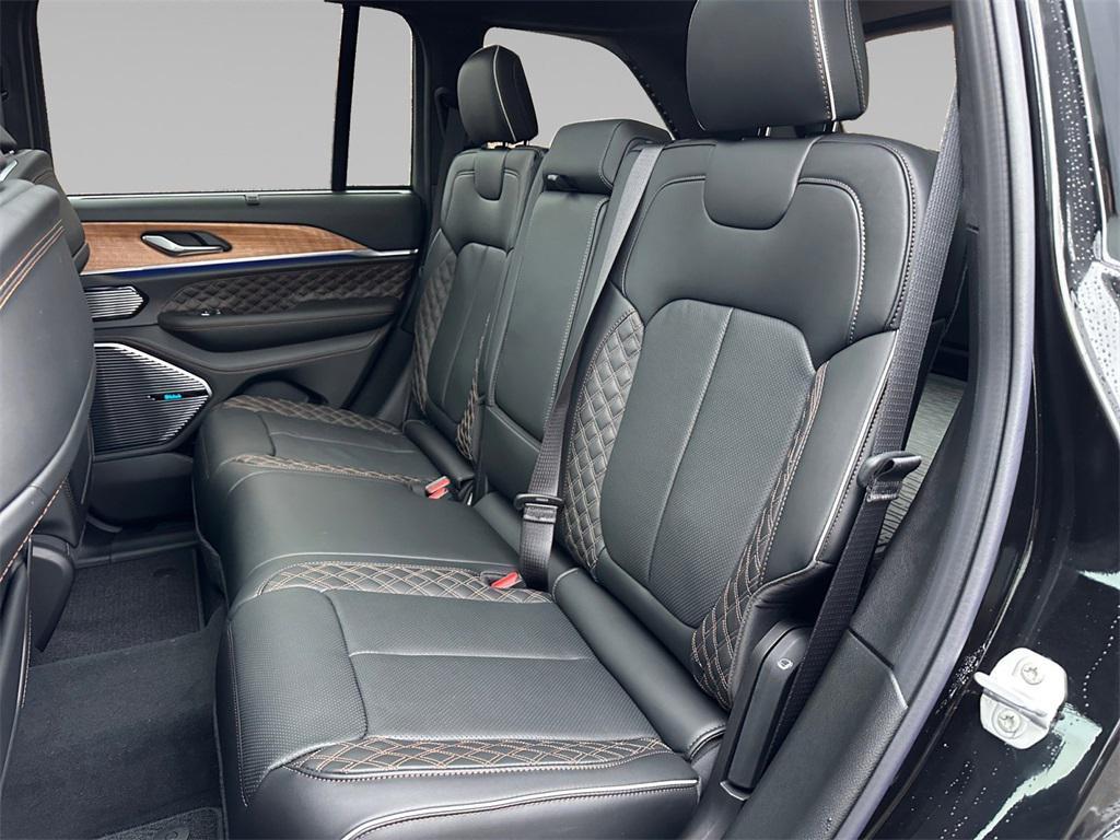 new 2025 Jeep Grand Cherokee car, priced at $70,150