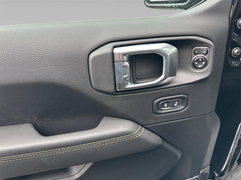 new 2025 Jeep Wrangler car, priced at $55,378