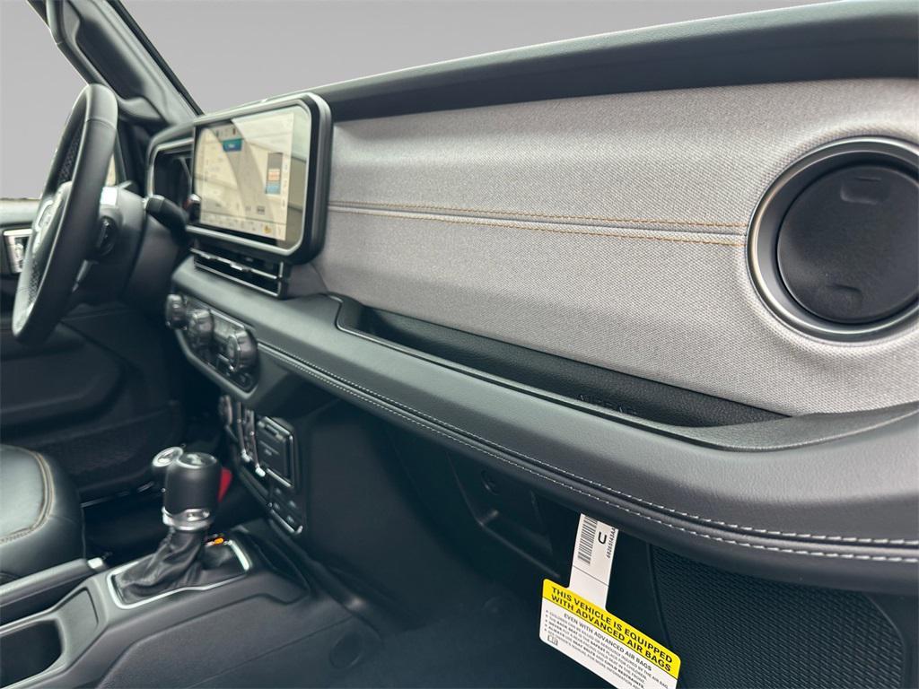 new 2025 Jeep Wrangler car, priced at $55,378