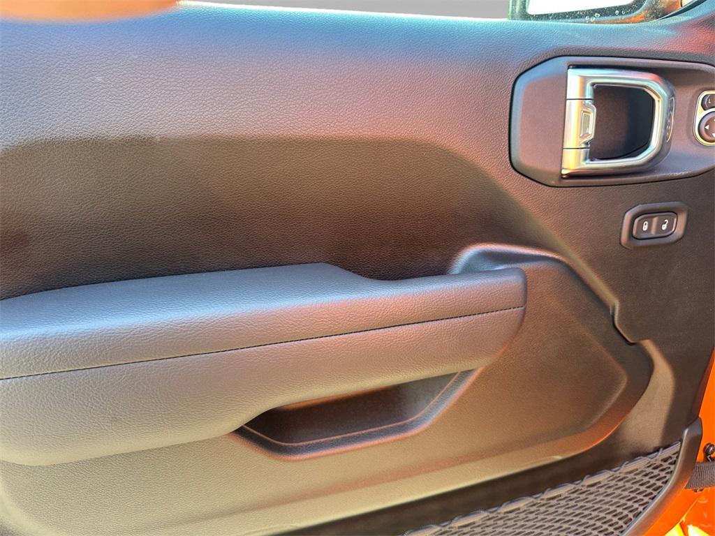 new 2025 Jeep Gladiator car, priced at $53,983