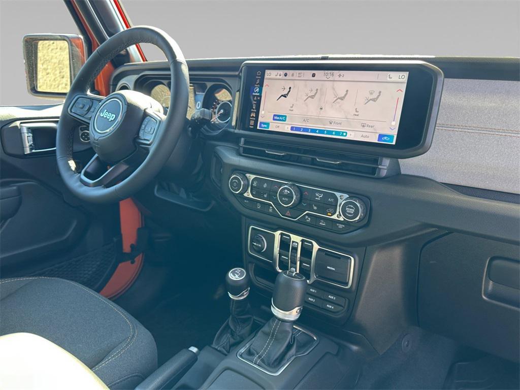new 2025 Jeep Gladiator car, priced at $50,253