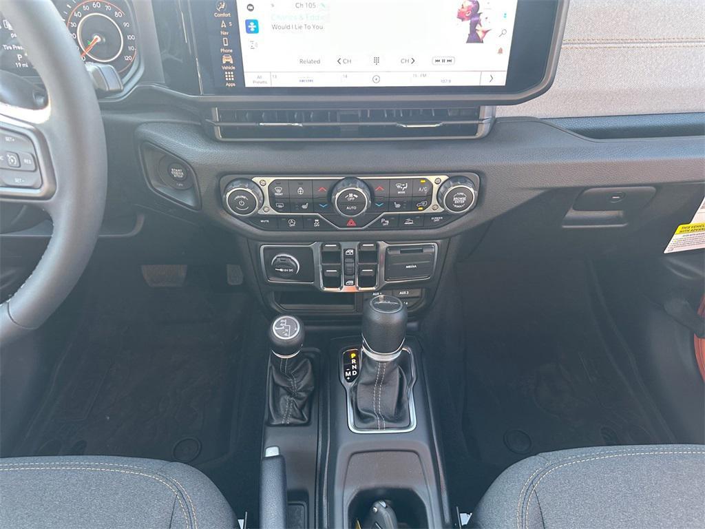 new 2025 Jeep Gladiator car, priced at $53,983