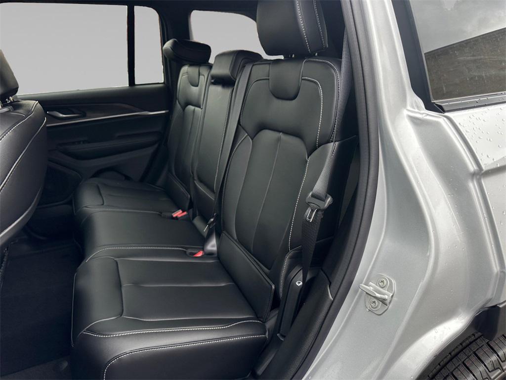 new 2025 Jeep Grand Cherokee car, priced at $46,240